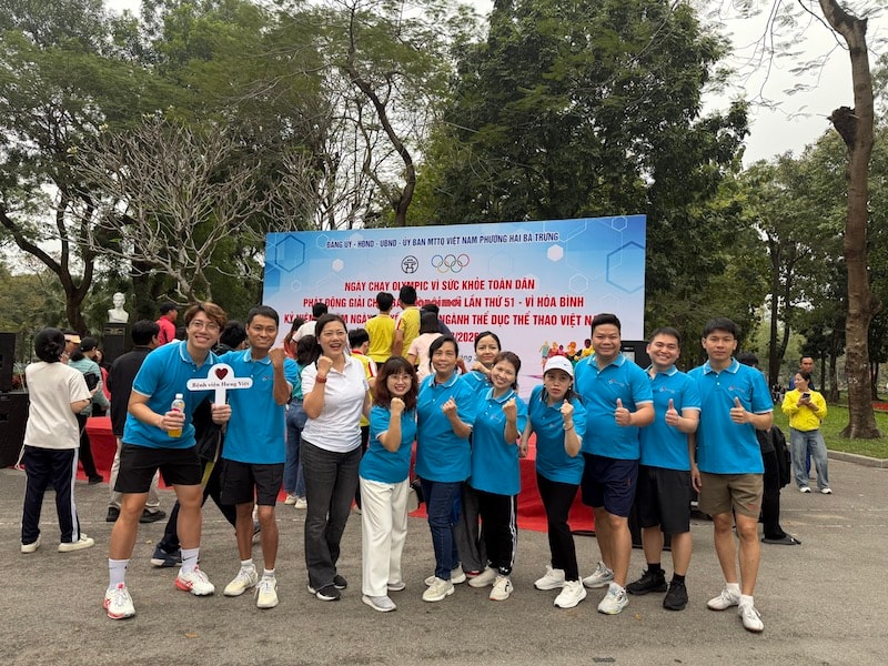 นักกีฬาเหล่านี้มาจากหน่วยงาน องค์กร และโรงเรียนต่างๆ ในพื้นที่ ภาพถ่ายโดย ตราม อานห์